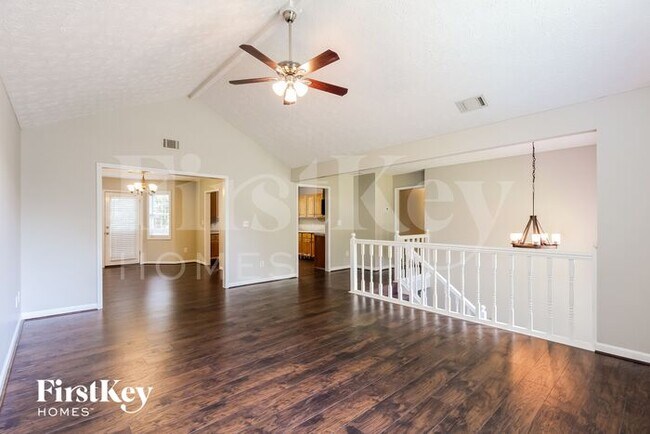 Building Photo - 33 Summerhill Dr