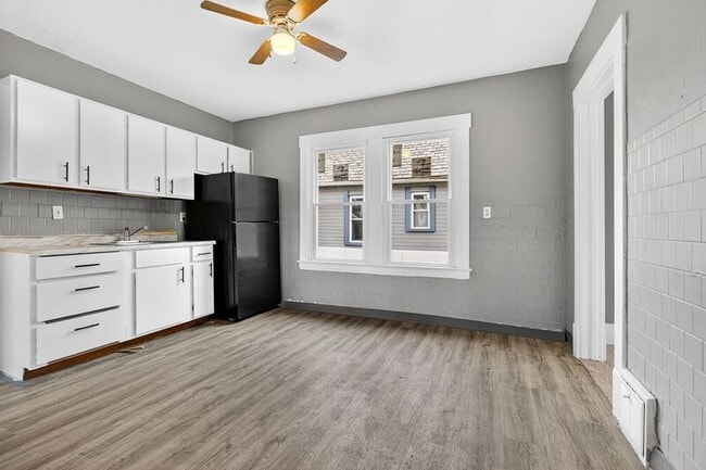 Building Photo - 4118 E 64th St