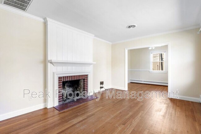 Foto del edificio - 7514 Woodman Rd