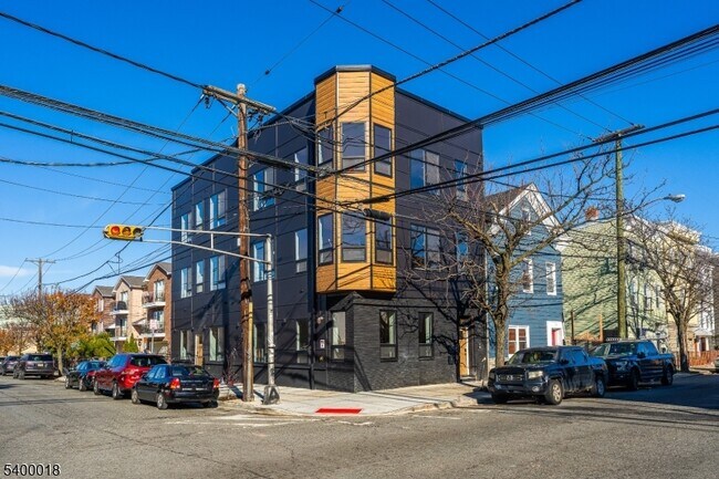 Foto del edificio - 108 Fleming Ave