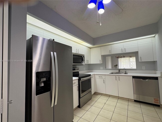 Building Photo - 12755 SW 16th Ct