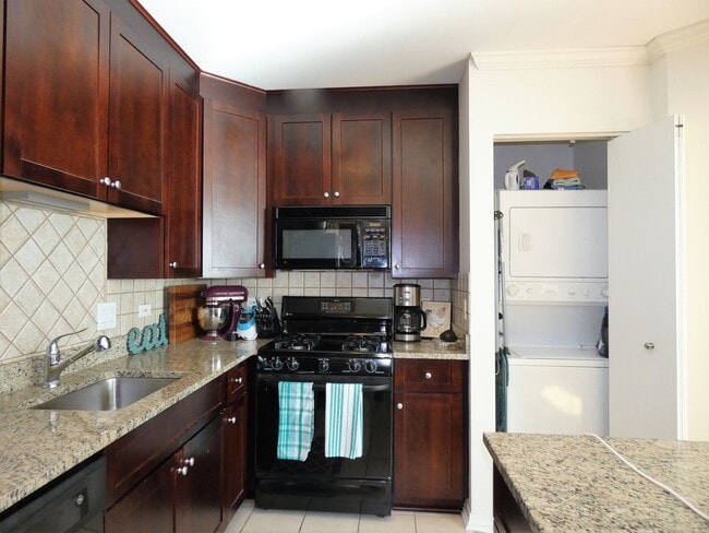 Foto del edificio - 33 W Ontario St