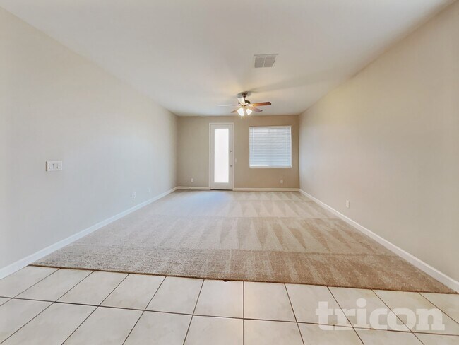 Foto del edificio - 4674 S 238th Ln