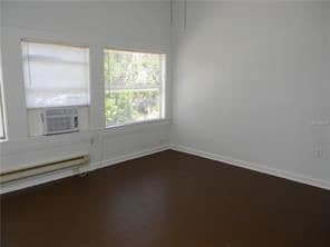 Building Photo - Studio, 1 bath Apartment - 1009 E. 2nd St