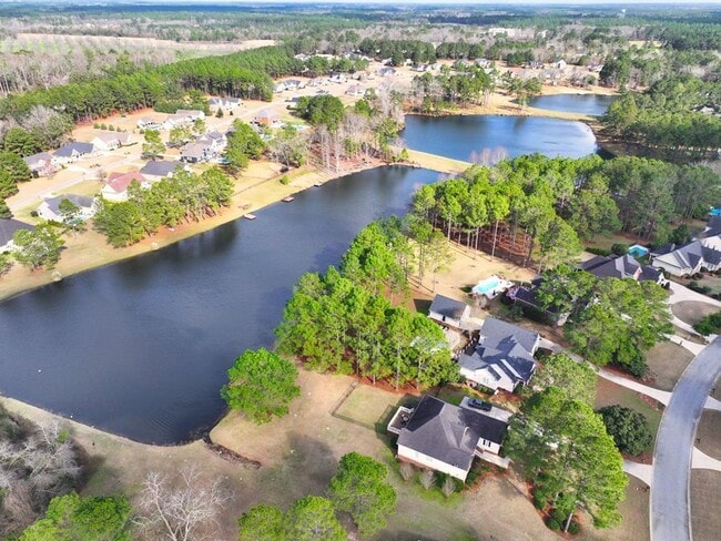 Foto del edificio - 100 Sweetbriar Lakes Dr