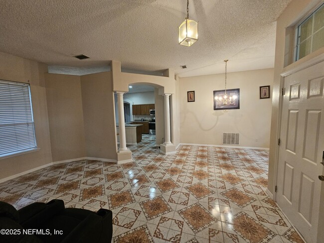 Foto del edificio - 10153 Carriage House Ct