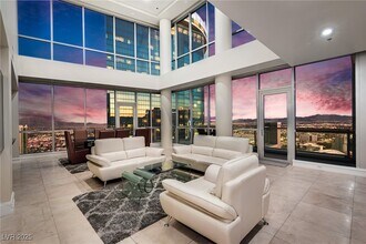 Building Photo - 2700 S Las Vegas Blvd