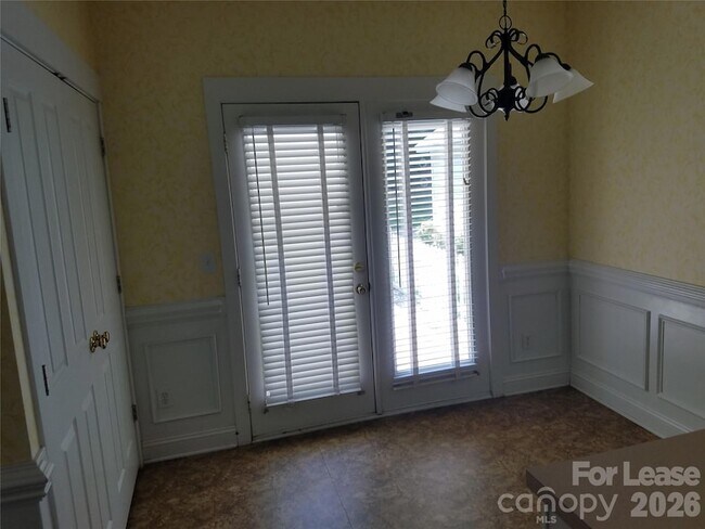 Foto del edificio - 11355 Deer Ridge Ln