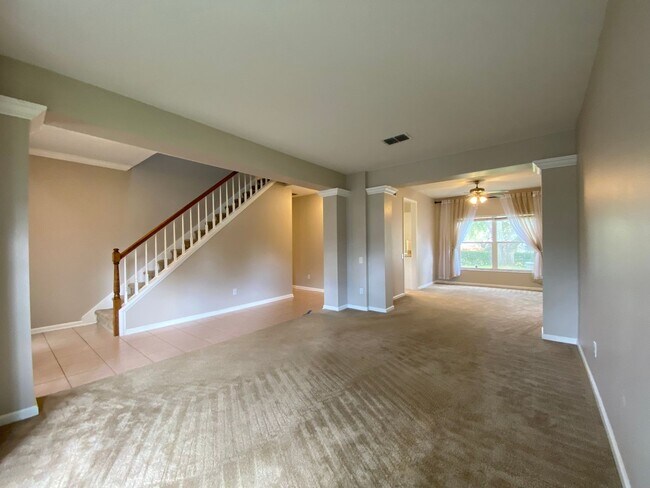 Foto del edificio - Spacious 4 Bedroom, 2.5 Bath Home in Hunti...