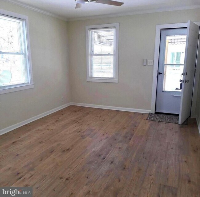 Foto del edificio - 403 Trenton Ct