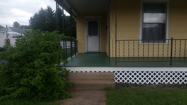 front porch - 1740 Walnut St