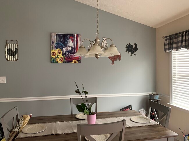 Dining - 918 Jasper Wood Rd