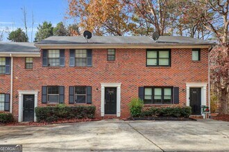 Building Photo - 3033 Parkside Ct