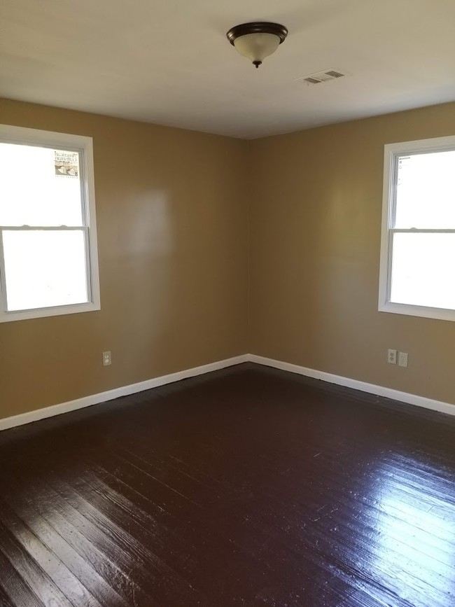 Building Photo - 2452 Pecan Cir