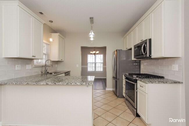 Foto del edificio - 7215 Duchamp Dr