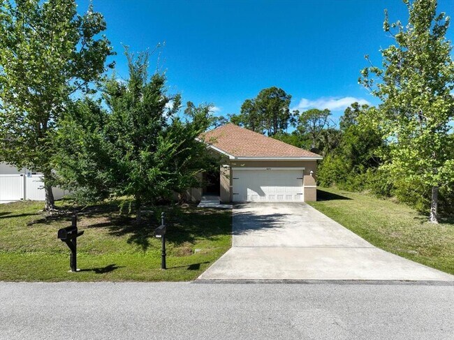 Foto del edificio - 14295 Overlook Ave