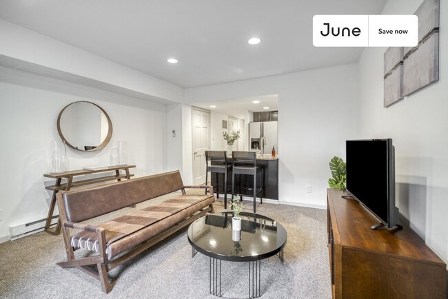 Photo - 1843 Burke St SE Apartment