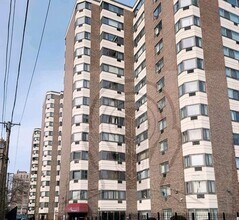 Building Photo - 7337 S South Shore Dr