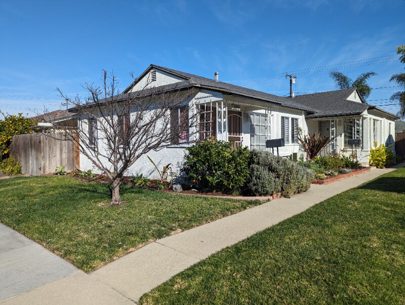 2268 Granada Ave Unit 1, Long Beach, CA 90815 Room for Rent in Long