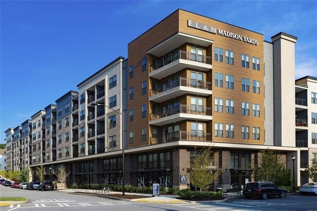 Building Photo - 230 Bill Kennedy Wy SE