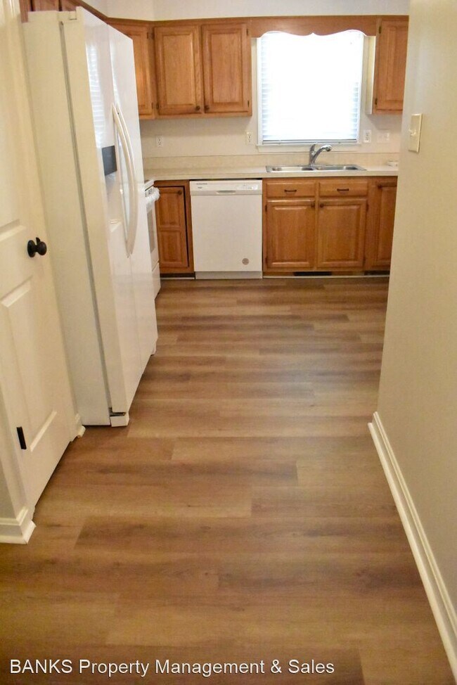 Building Photo - 4 br, 2.5 bath House - 11709 New Bond St