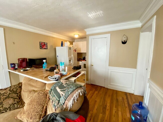 Building Photo - 110 Donna Duplex