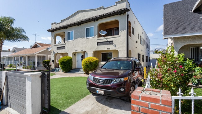 Building Photo - 601 W 49th St