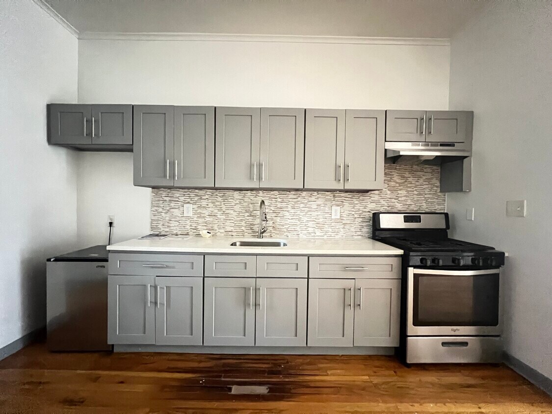 Unit 2 - 3688 John F Kennedy Blvd