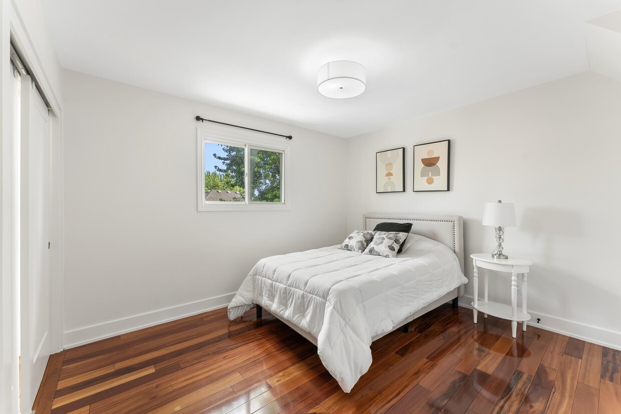 Primary Photo - 1186 Glenashton Dr