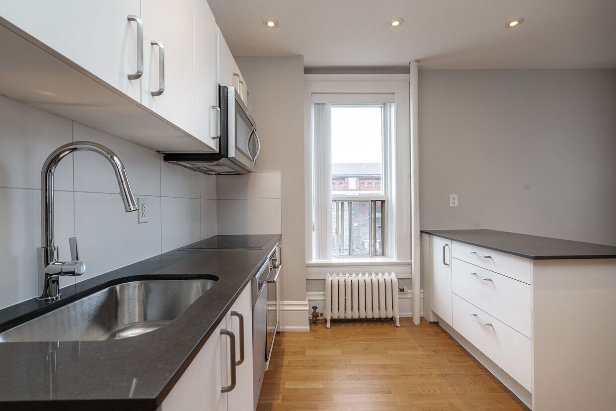 Primary Photo - 150 Fermanagh Ave