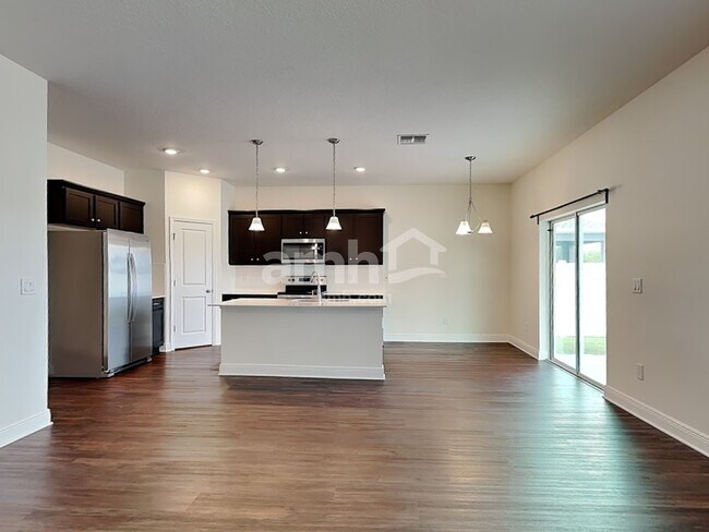 Foto del edificio - 874 Heavenly Dr