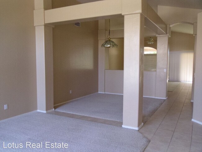 Building Photo - 3 br, 2 bath House - 4415 E Redwood Ln