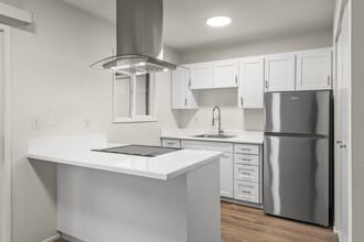 Building Photo - 1912-1914-1914 SE Tacoma St