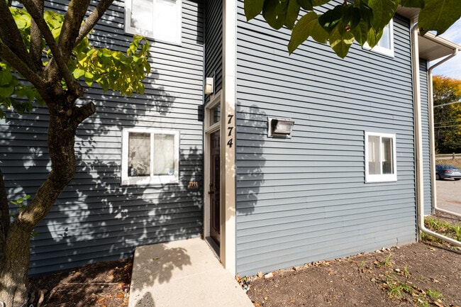 Foto del edificio - 774 Terrace Ct