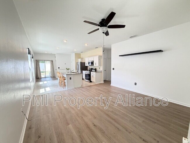 Building Photo - 2021 Hemingway Cir