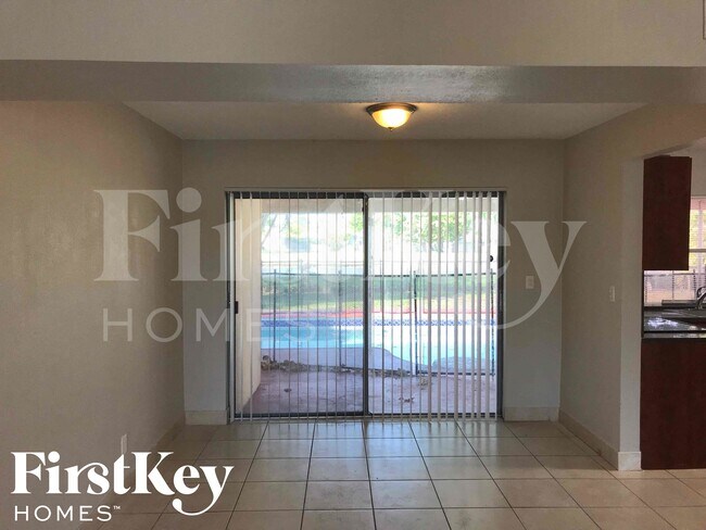 Foto del edificio - 3427 NW 37th St