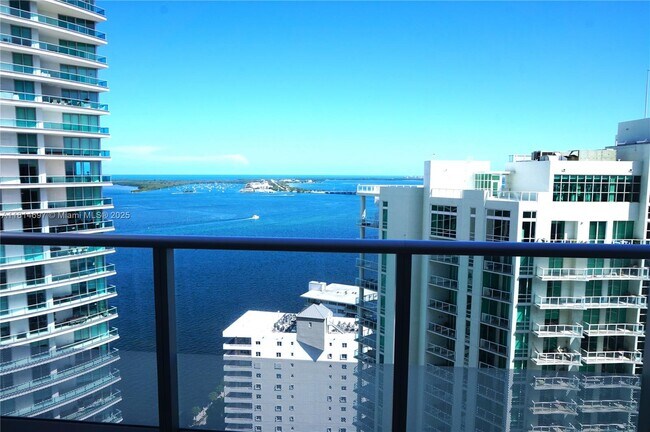 Building Photo - 1300 Brickell Bay Dr