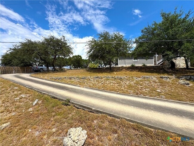 Building Photo - 200 San Juan