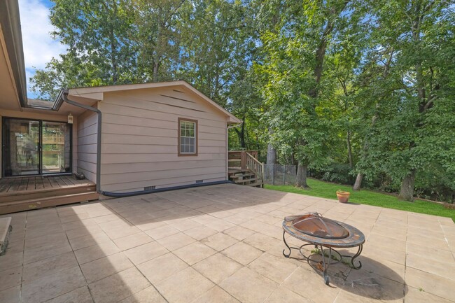 Building Photo - Knoxville 37934 - Charming 4-Bedroom Home ...