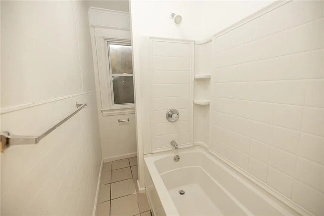 Building Photo - 130 Weyl St