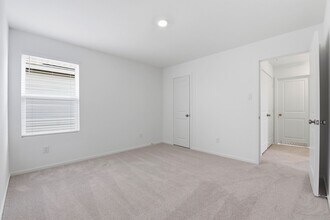 Building Photo - 629 Craven St