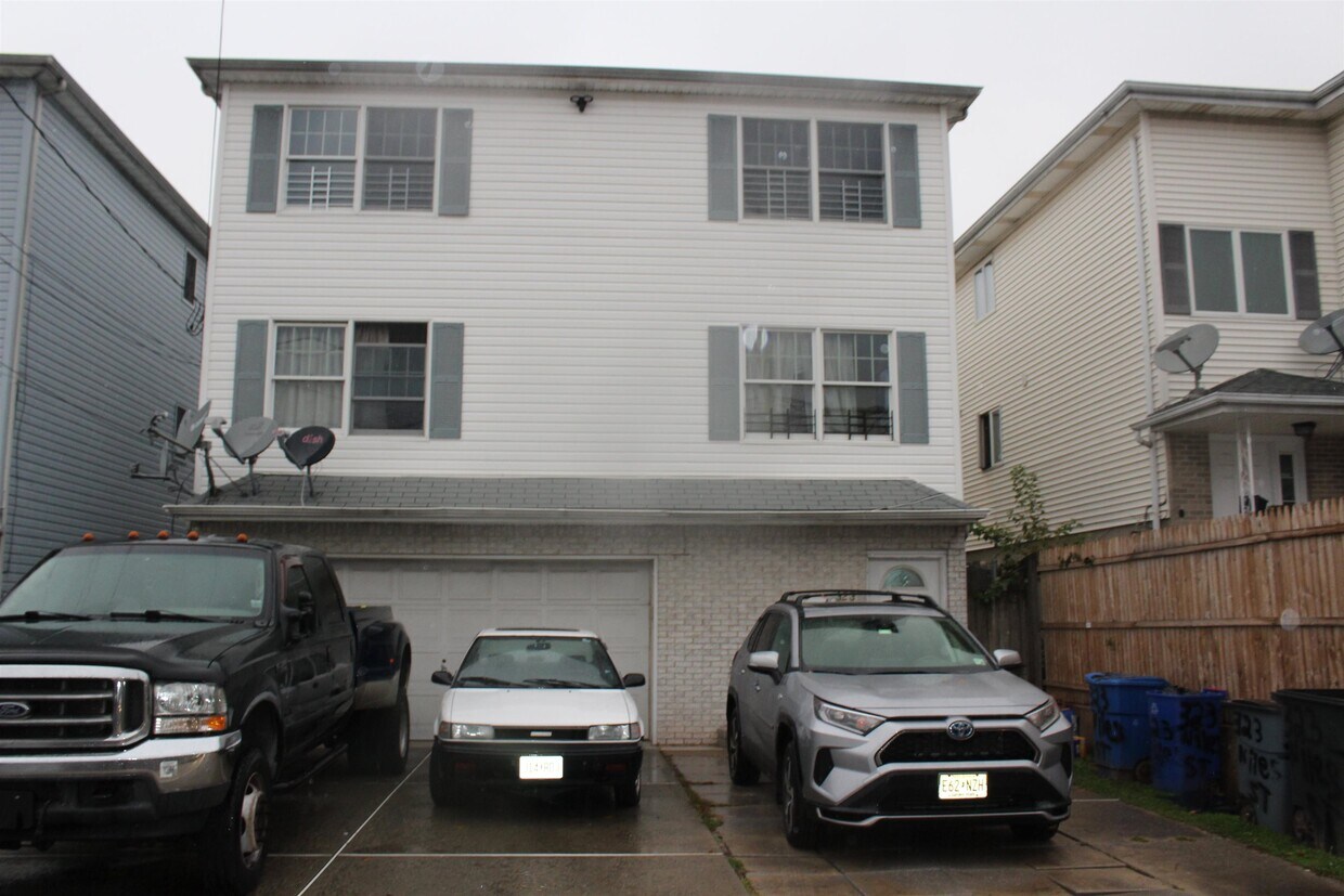 323325 Niles St Unit 2, Elizabeth, NJ 07202 Condo for Rent in Elizabeth, NJ
