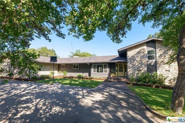 Building Photo - 948 Encino Dr