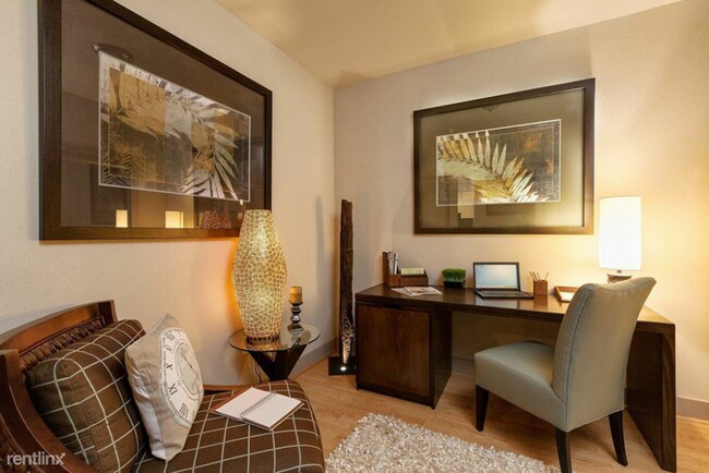 Building Photo - 1 br, 1 bath Flat - 3411 Richmond Ave