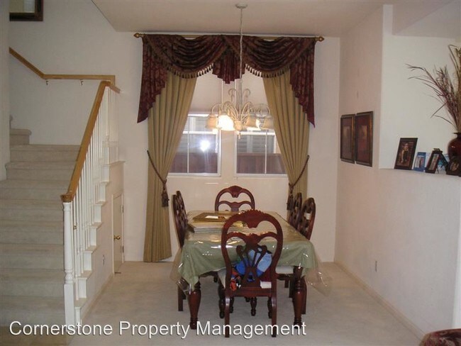 Building Photo - 4 br, 2.5 bath House - 462 Whisman Park Dr.