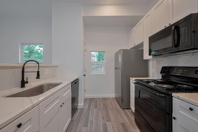 AFFORDABLE 4BD/2.5BA SINGLE HOUSE! - AFFORDABLE 4BD/2.5BA SINGLE HOUSE!