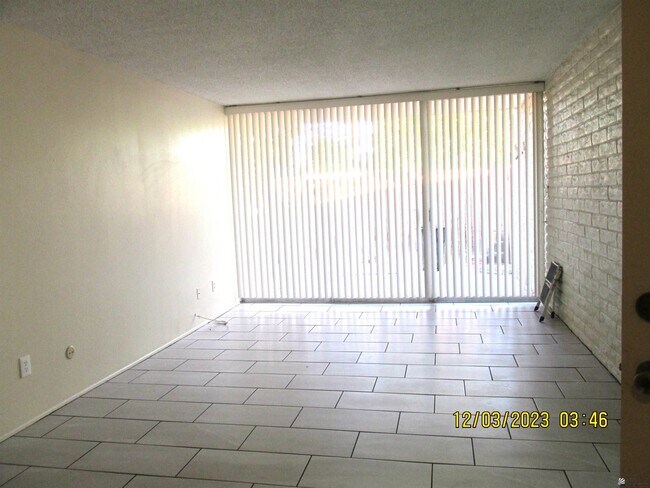 Foto del edificio - 2150 S Avenue A