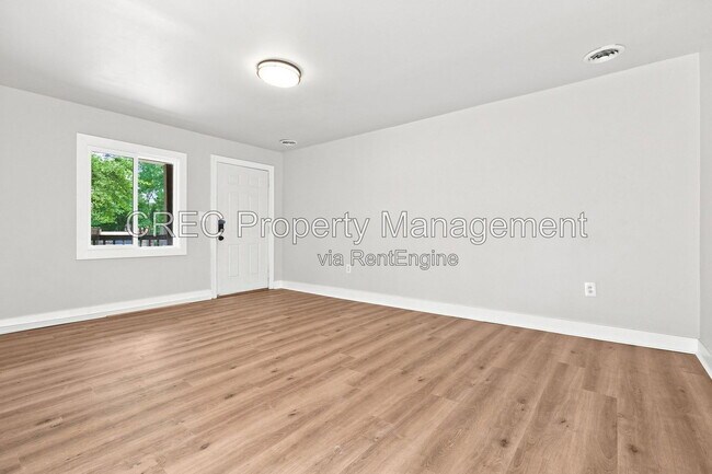 Foto del edificio - 1605 Pineview Rd