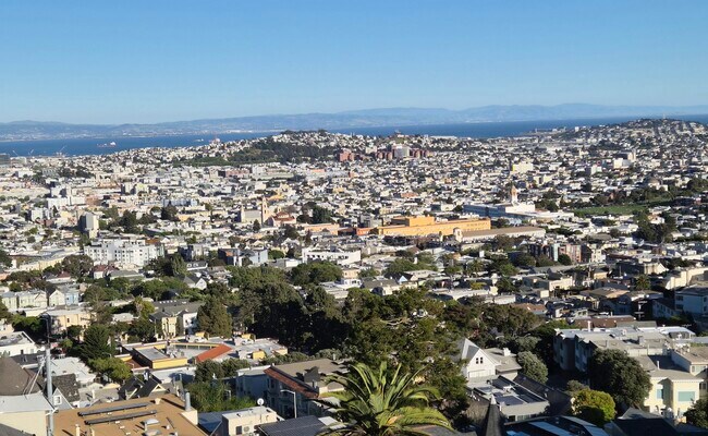 Foto del edificio - 355 Buena Vista Ave E