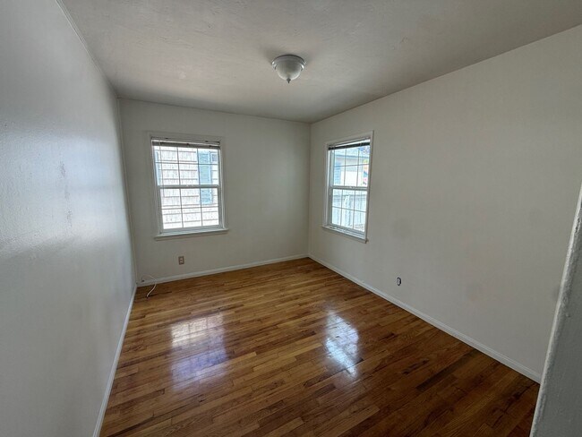 Foto del edificio - 417 E Walnut Ave